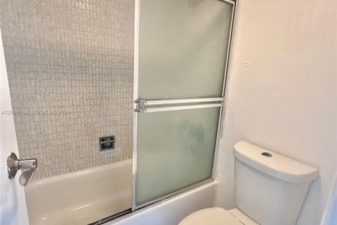 Copropriété à louer à Aventura, Floride: 1 chambre, 92.34 m2 № 2386881 - photo 10