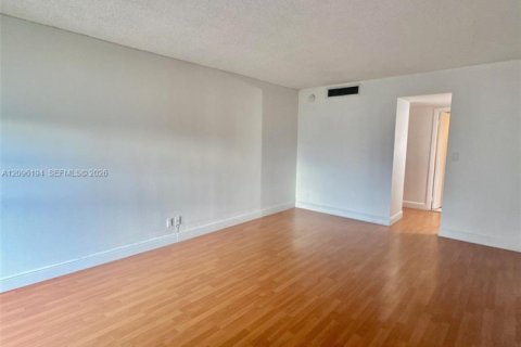 Copropriété à louer à Aventura, Floride: 1 chambre, 92.34 m2 № 2386881 - photo 4
