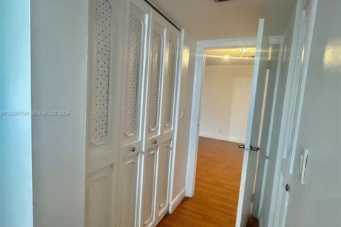Copropriété à louer à Aventura, Floride: 1 chambre, 92.34 m2 № 2386881 - photo 12