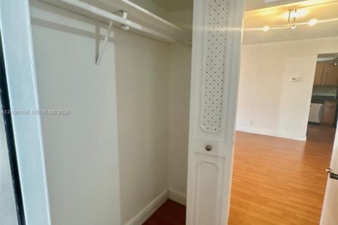 Copropriété à louer à Aventura, Floride: 1 chambre, 92.34 m2 № 2386881 - photo 15