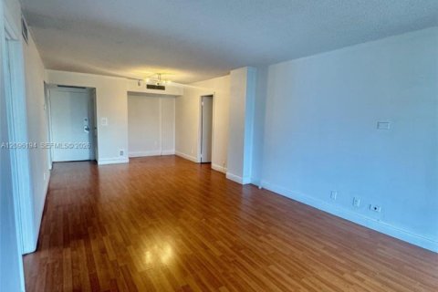 Copropriété à louer à Aventura, Floride: 1 chambre, 92.34 m2 № 2386881 - photo 19