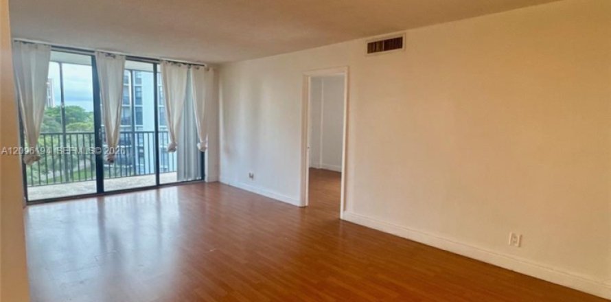 Condo à Aventura, Floride, 1 chambre  № 2386881