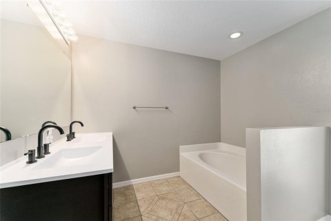 House in Ocala, Florida 4 bedrooms, 193.98 sq.m. № 1782239 - photo 27