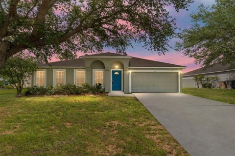 House in Ocala, Florida 4 bedrooms, 193.98 sq.m. № 1782239 - photo 1