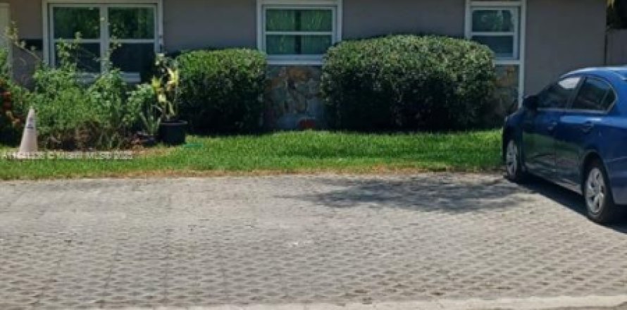 Villa ou maison à North Miami, Floride 3 chambres, 67.82 m2 № 1844019