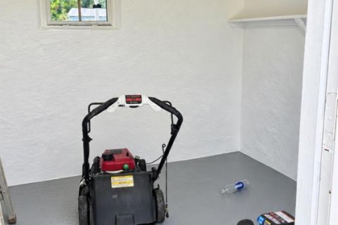House in Riviera Beach, Florida 2 bedrooms, 83.61 sq.m. № 2382829 - photo 8