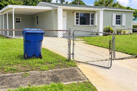 House in Riviera Beach, Florida 2 bedrooms, 83.61 sq.m. № 2382829 - photo 2