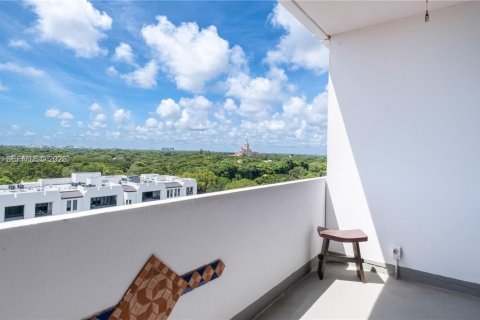 Studio à Condo à Coral Gables, Floride  № 2041849