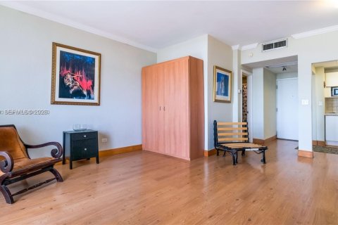 Copropriété à vendre à Coral Gables, Floride: 41.81 m2 № 2041849 - photo 4