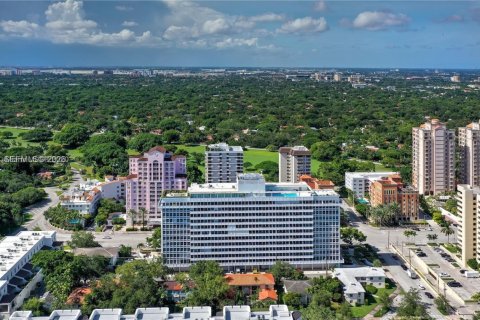 Copropriété à vendre à Coral Gables, Floride: 41.81 m2 № 2041849 - photo 15