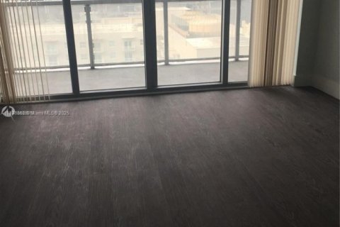 Condominio en alquiler en Miami, Florida, 1 dormitorio, 64.38 m2 № 1925650 - foto 2