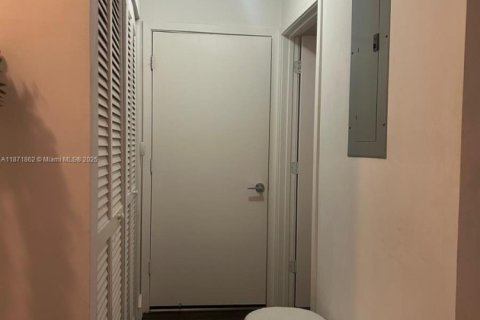 Copropriété à louer à Miami, Floride: 1 chambre, 64.38 m2 № 1925650 - photo 8