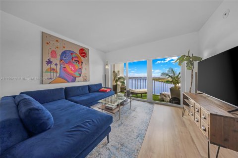 Condo in Sunny Isles Beach, Florida, 1 bedroom  № 1738867 - photo 4
