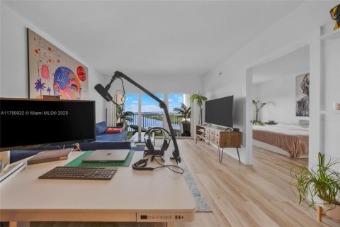 Condo in Sunny Isles Beach, Florida, 1 bedroom  № 1738867 - photo 14