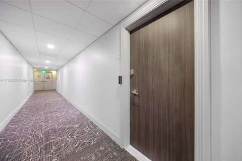 Condo in Sunny Isles Beach, Florida, 1 bedroom  № 1738867 - photo 27