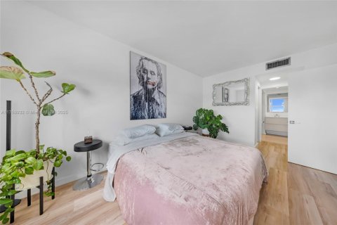 Condo in Sunny Isles Beach, Florida, 1 bedroom  № 1738867 - photo 15