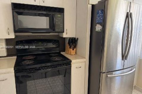Condo in Coconut Creek, Florida, 2 bedrooms № 2090977 - photo 6