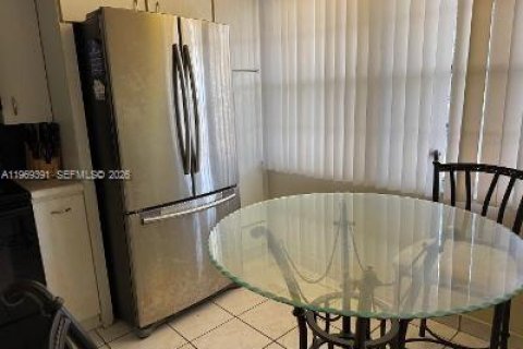 Condo in Coconut Creek, Florida, 2 bedrooms № 2090977 - photo 5