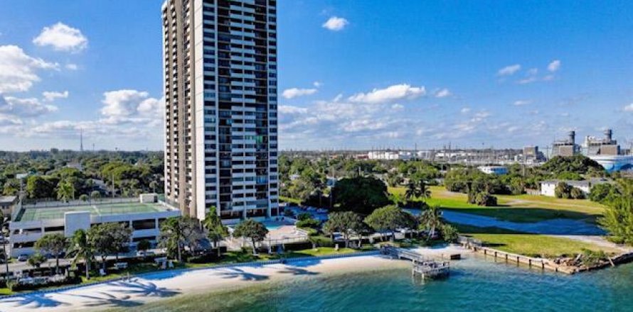 Condo à West Palm Beach, Floride, 2 chambres № 1147027