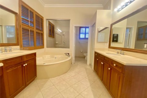 Снять в аренду виллу или дом в Пемброк-Пайнс, Флорида 4 спальни, 308.25м2, № 2000839 - фото 25