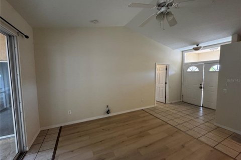 House in North Port, Florida 3 bedrooms, 141.77 sq.m. № 2228465 - photo 3