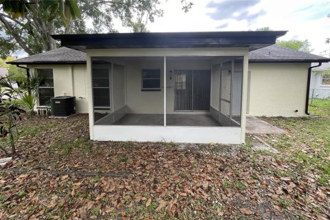 House in New Port Richey, Florida 2 bedrooms, 90.67 sq.m. № 1769324 - photo 3