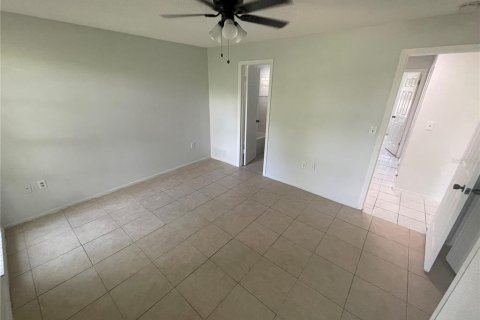 House in New Port Richey, Florida 2 bedrooms, 90.67 sq.m. № 1769324 - photo 9