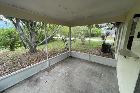House in New Port Richey, Florida 2 bedrooms, 90.67 sq.m. № 1769324 - photo 4
