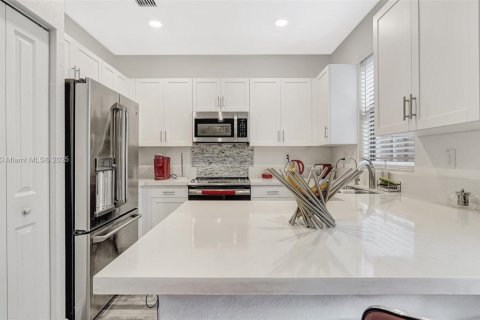Townhouse in Miami, Florida 3 bedrooms, 158.31 sq.m. № 1728767 - photo 16