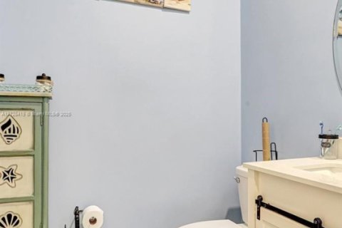 Townhouse in Miami, Florida 3 bedrooms, 158.31 sq.m. № 1728767 - photo 22