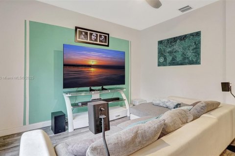 Townhouse in Miami, Florida 3 bedrooms, 158.31 sq.m. № 1728767 - photo 12