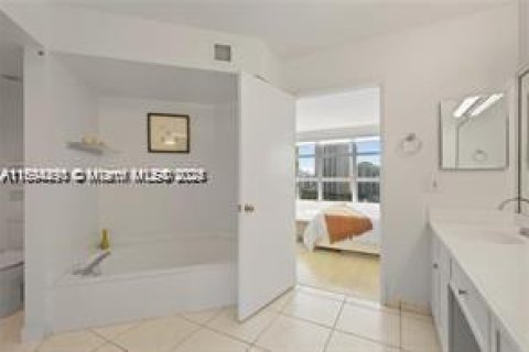 Copropriété à vendre à Aventura, Floride: 2 chambres, 126.44 m2 № 1949044 - photo 10