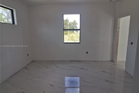 Casa en venta en Lehigh Acres, Florida, 3 dormitorios, 139.26 m2 № 1752095 - foto 8