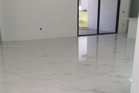 Casa en venta en Lehigh Acres, Florida, 3 dormitorios, 139.26 m2 № 1752095 - foto 18