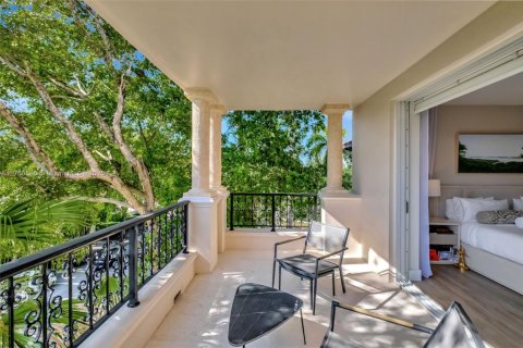 Condo in Miami Beach, Florida, 3 bedrooms  № 1867265 - photo 24