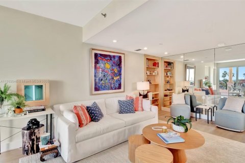 Condo in Miami Beach, Florida, 3 bedrooms  № 1867265 - photo 12