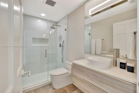 Condo in Miami Beach, Florida, 3 bedrooms  № 1867265 - photo 30
