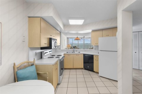 Снять в аренду кондоминиум в Сент-Питерсберг, Флорида 6 комнат, 116.59м2, № 1690263 - фото 5