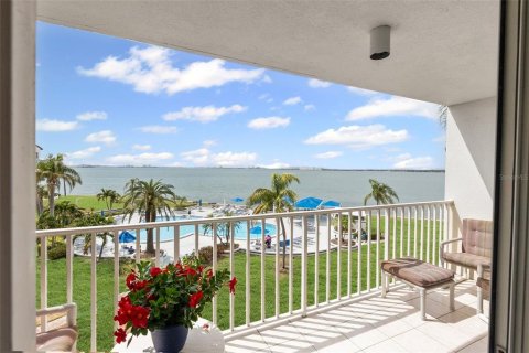 Снять в аренду кондоминиум в Сент-Питерсберг, Флорида 6 комнат, 116.59м2, № 1690263 - фото 8