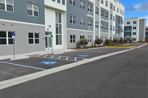 Condominio en venta en Orlando, Florida, 1 dormitorio, 71.35 m2 № 1532517 - foto 2