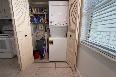 Купить кондоминиум в Маргит, Флорида 2 спальни, 92.9м2, № 2248960 - фото 20