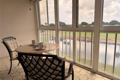 Купить кондоминиум в Маргит, Флорида 2 спальни, 92.9м2, № 2248960 - фото 5