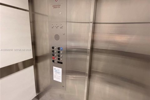 Купить кондоминиум в Маргит, Флорида 2 спальни, 92.9м2, № 2248960 - фото 24