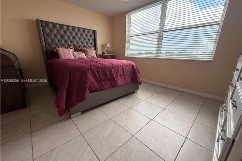 Купить кондоминиум в Маргит, Флорида 2 спальни, 92.9м2, № 2248960 - фото 4