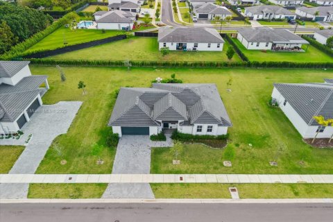 House in Homestead, Florida 3 bedrooms, 198.53 sq.m. № 1701898 - photo 28