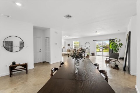House in Homestead, Florida 3 bedrooms, 198.53 sq.m. № 1701898 - photo 5