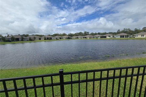 House in New Smyrna Beach, Florida 3 bedrooms, 154.4 sq.m. № 1907047 - photo 18