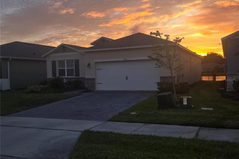 House in New Smyrna Beach, Florida 3 bedrooms, 154.4 sq.m. № 1907047 - photo 2