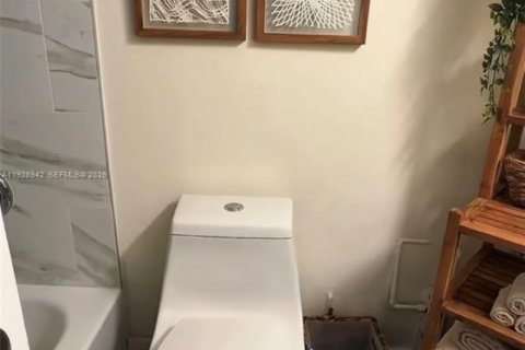 Copropriété à vendre à North Bay Village, Floride: 41.62 m2 № 1989175 - photo 5