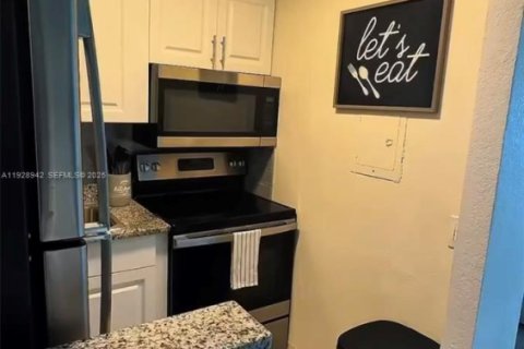 Copropriété à vendre à North Bay Village, Floride: 41.62 m2 № 1989175 - photo 4